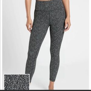 ATHLETA Ultimate Stash Textured 7/8 Tight